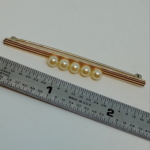 * vintage Krementz faux pearl gold tone bar pin brooch - Picture 2 of 8